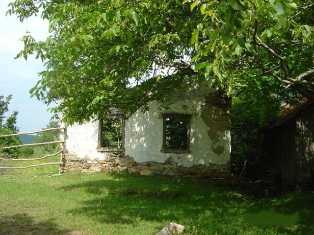 verfallenes Bauernhaus