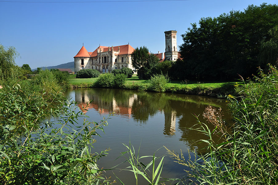 Schloss an einem See