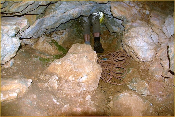 Höhleneinstieg
