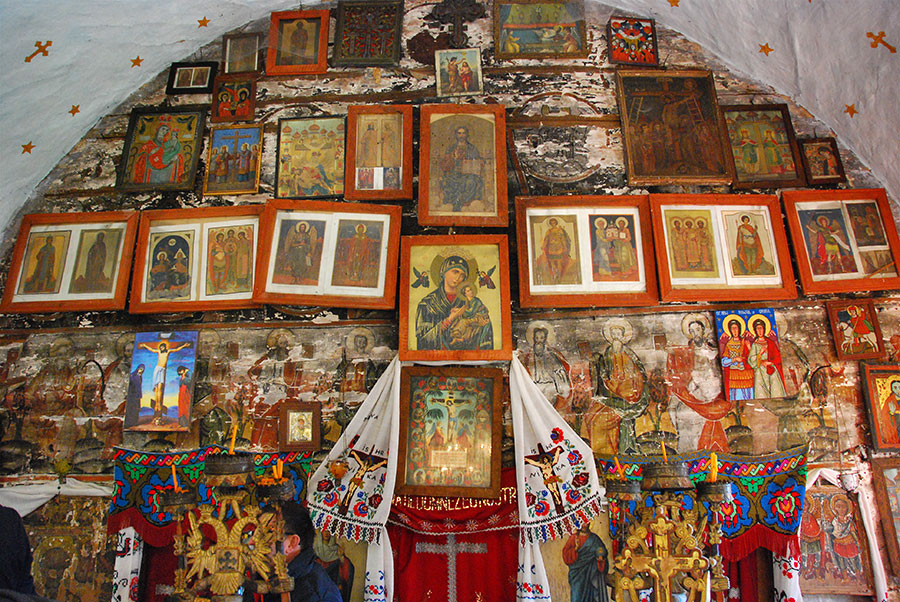 Altar mit Ikonenbildern