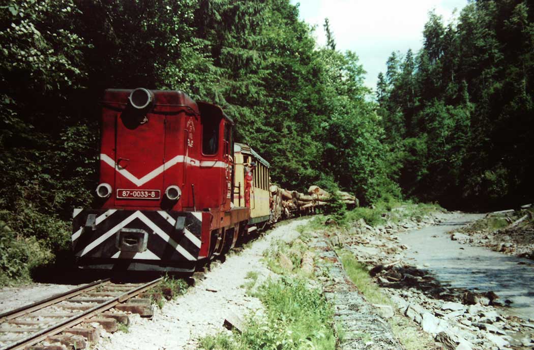 Zugfahrt durchs Wassertal