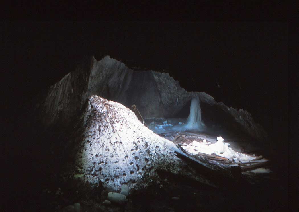 Höhle